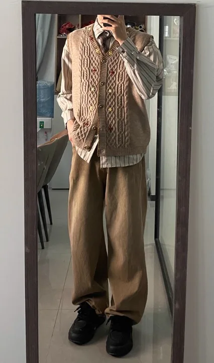 2025 Autumn Winter New American Retro College Style Men's Embroidered Knitted Vest V-neck Sleeveless Khaki Cardigan