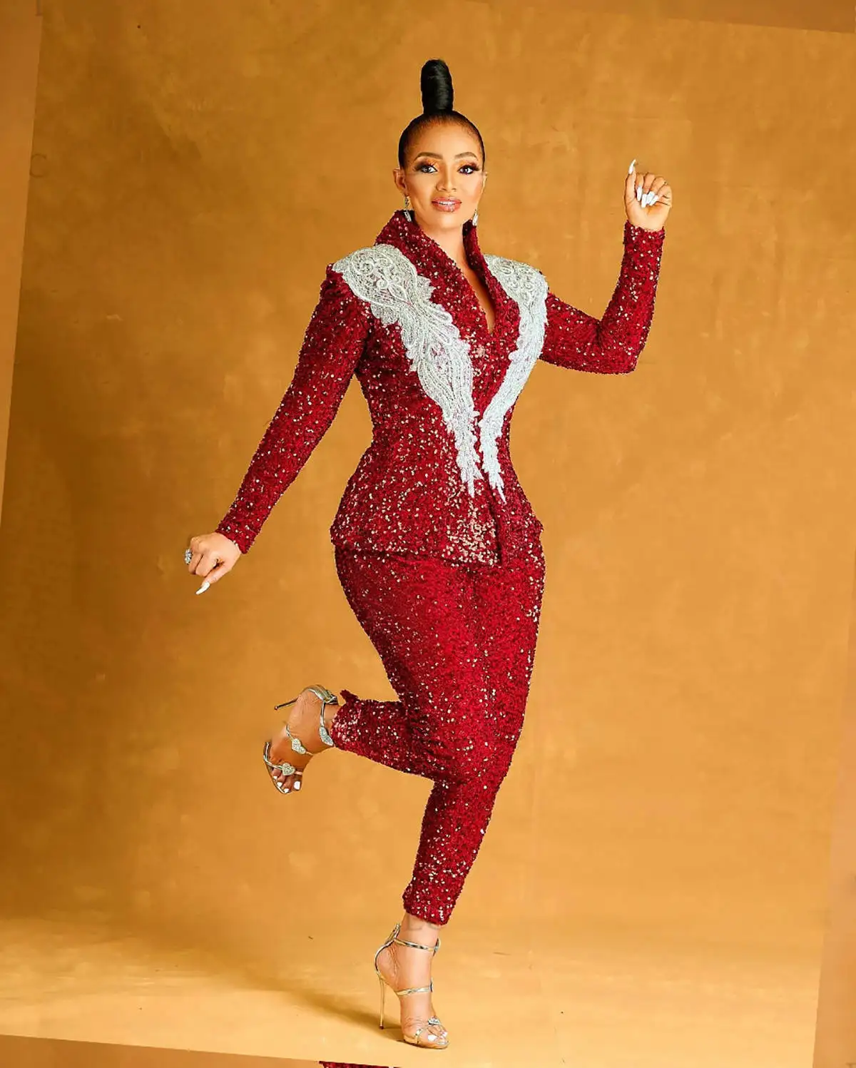 Sequined Women Suits 2 Pieces Arab Glitter Applique Long Sleeve Jacket Slim Fit Pencil Pants Custom Made Evening Gowns