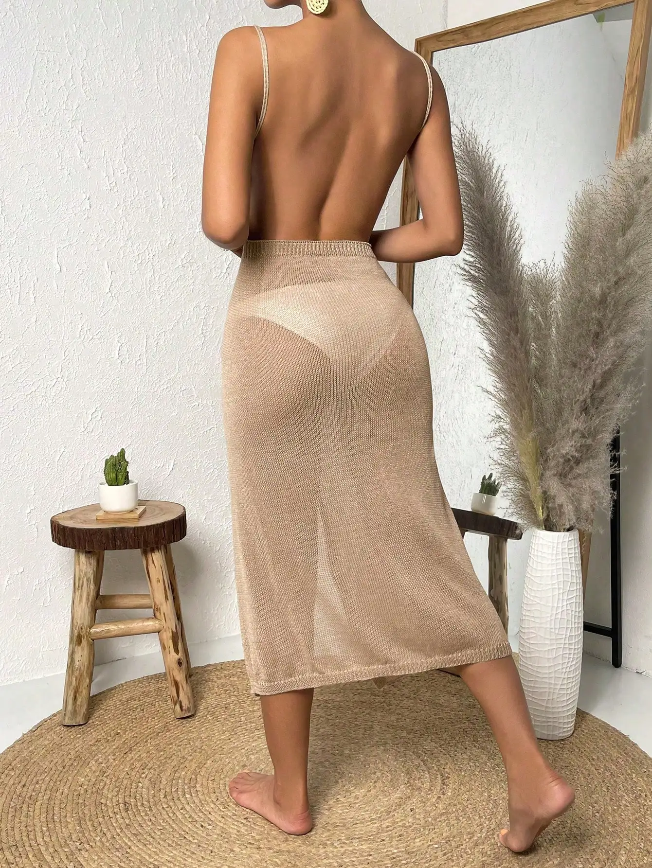 

Пляжное платье-накидка с цельным подолом для лета