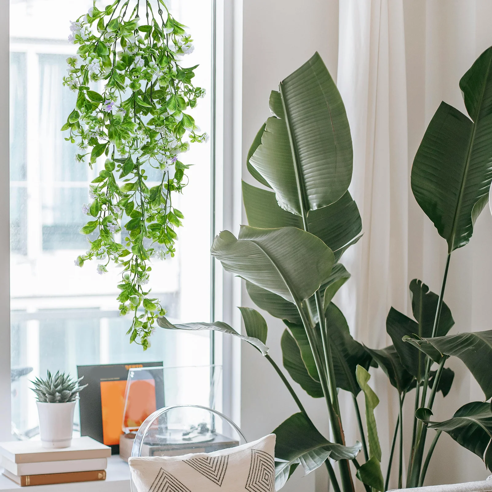 

2Pcs Artificial Hanging Greenery Vines Fake Hanging Plant Leaves Indoor Outdoor Wall Shelf Patio Wedding Decor