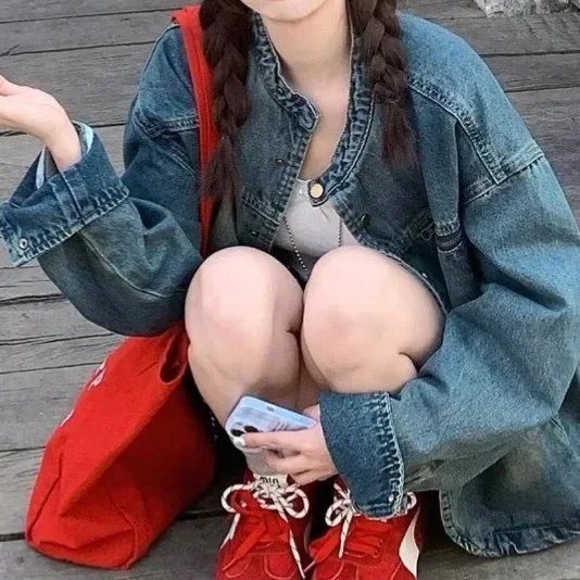 

Джинсовая куртка в гонконгском стиле в стиле ретро, женская свободная утягивающая повседневная верхняя одежда для поездок на работу, весна-осень, Новое поступление, хлопковый материал