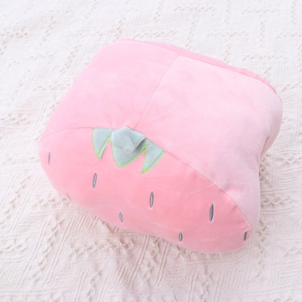 

Портативная грелка-подушка с дизайном клубники, мягкая, приятная для кожи, с двусторонним открытием, для использования в холодную зиму, для спальни, офиса, дома, в подарок