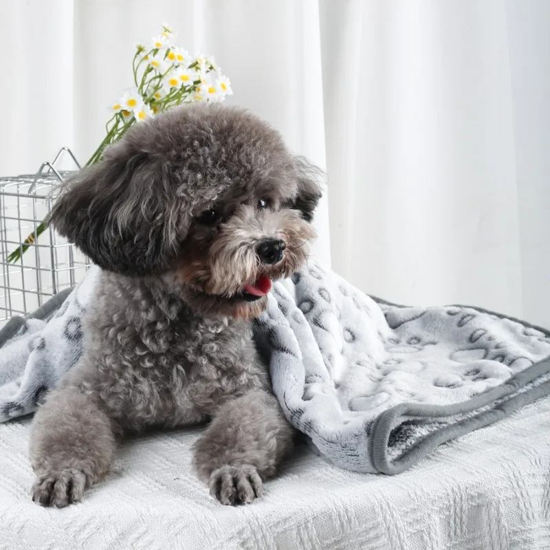 Weiche, flauschige, hochwertige Haustierdecke aus Flanell, Hundeschlafdecke mit Pfotenmuster, Haustiermatte, warme, bequeme Decke für Katzen und Hunde – Detail 12