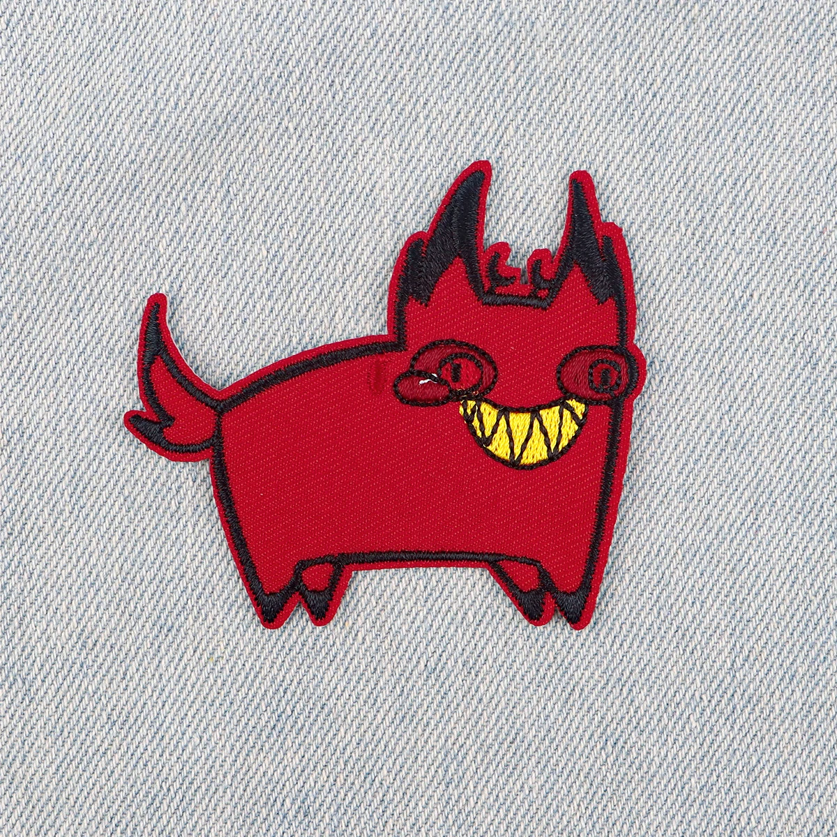 Red Cartoon Character Bordado Patches para Vestuário, DIY Iron-on Roupas, Patch Adesivos, Acessório Presentes