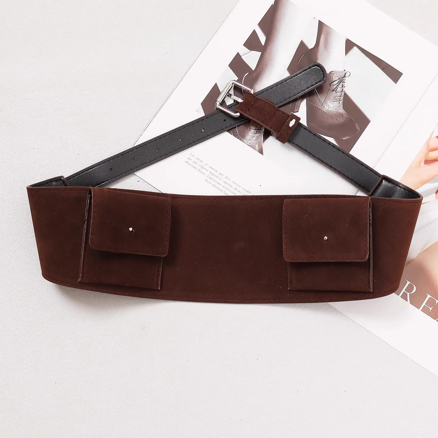 เข็มขัดคาดเอวหนังกลับเทียมสไตล์วินเทจสำหรับผู้หญิง พร้อมกระเป๋า  คอร์เซ็ตรัดเอว  เข็มขัดตกแต่งแบบกว้าง รุ่น R3022