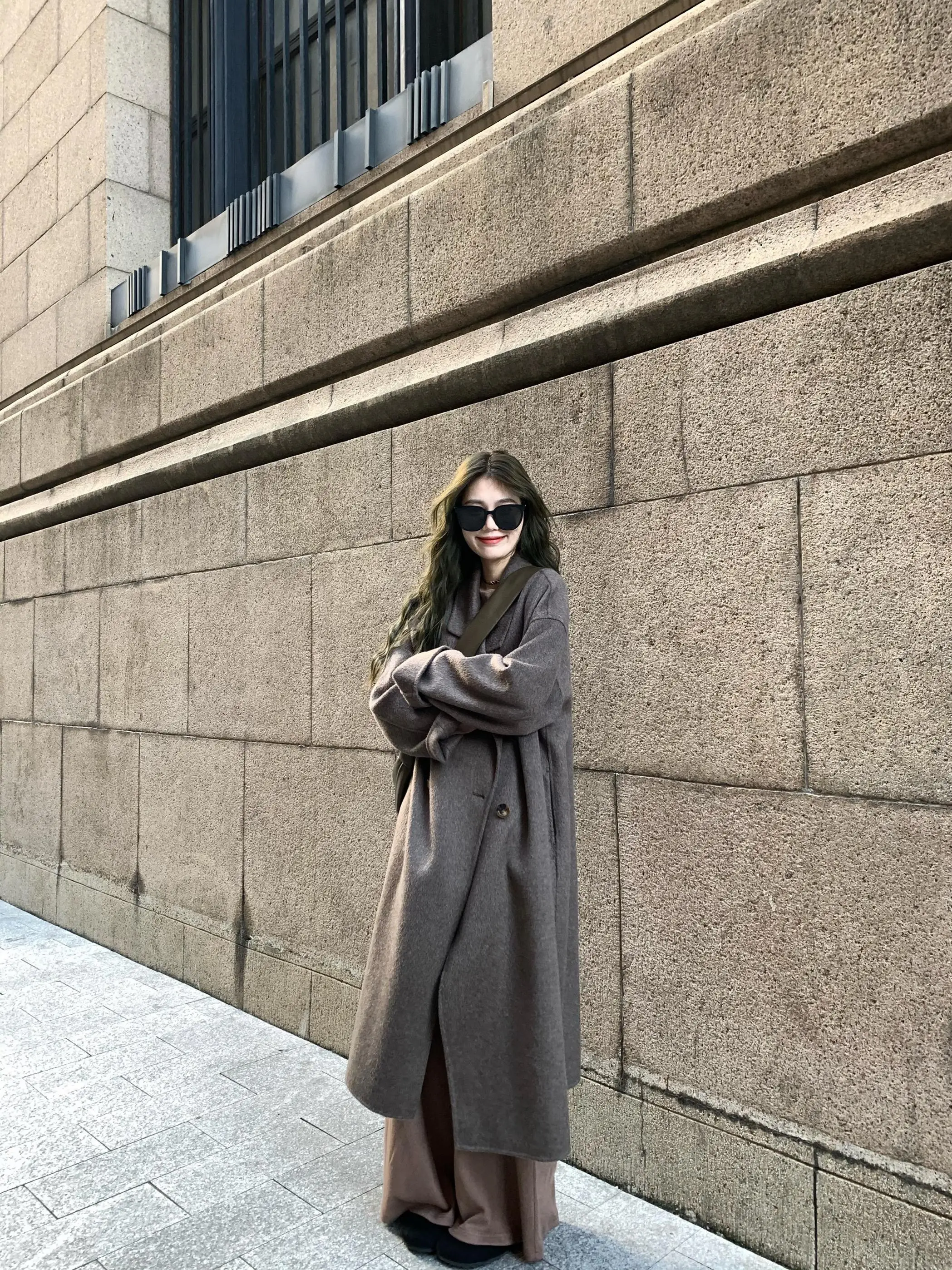 

Двустороннее шерстяное пальто Ele для женщин от Xiao Jun Jun Brittany: Элегантное, высококачественное, из верблюжьего бархата, в корейском стиле, для повседневной носки