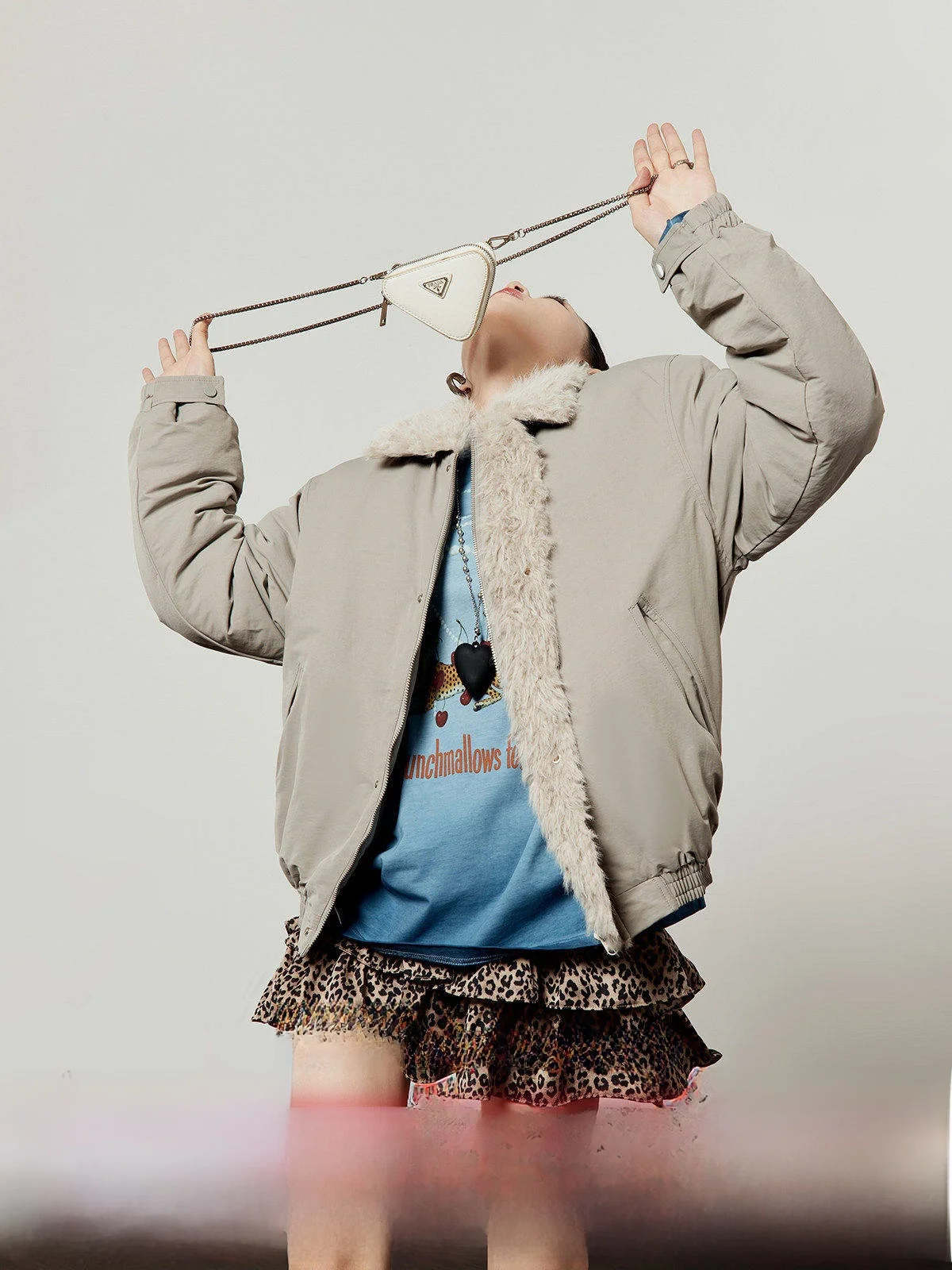 

Современная женская свободная повседневная куртка с меховым воротником, приталенный крой, верхняя одежда, зимняя коллекция, китайский бренд