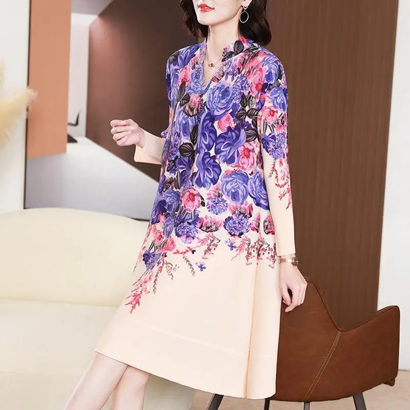 High-end printed middle-aged mother dress 2025 spring dress new pleated large-size women's clothing