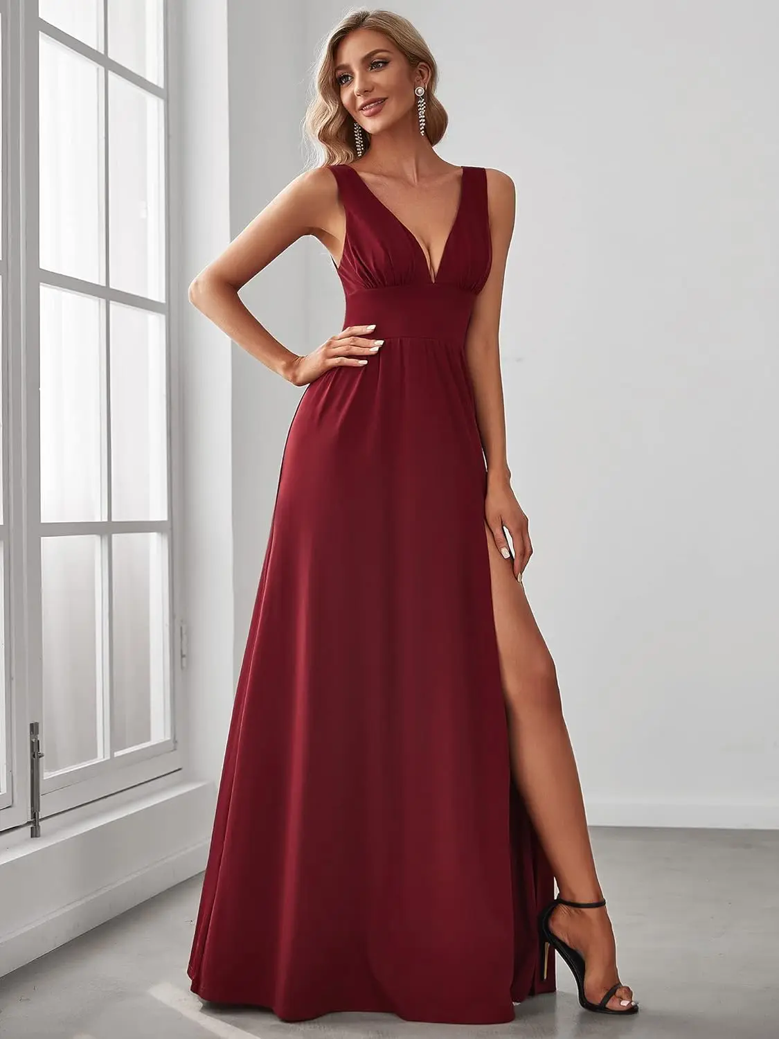 Vestido de dama de honra personalizado para mulheres, vestido de convidado do casamento até o chão, decote em v profundo, sem mangas, fenda lateral