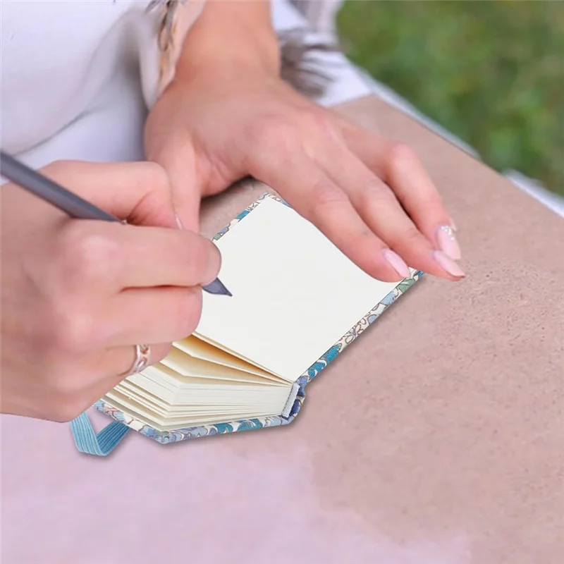 Gut gemacht – 2 Stück Mini-Aquarell-Skizzenbuch, 2,4 x 2,4 Zoll, 300 g, tragbar, quadratisch, Stoffbezug, kleines Aquarell-Skizzenbuch, 40 Seiten