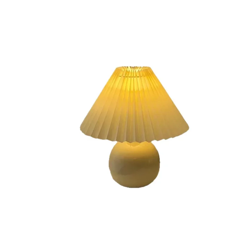 

Table lamp, bedside lamp, bedroom Nordic, night lamp, pleated retro creativity