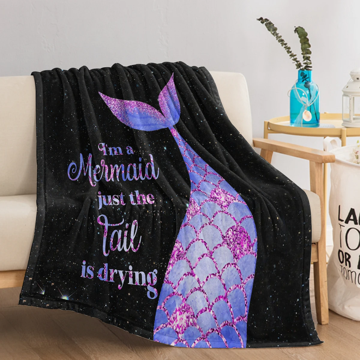 Purple Mermaid Tail with Sparkling Powder Printed Flannel Throw Blanket Soft Comfort Cozy Throw Blanket for All Seasons