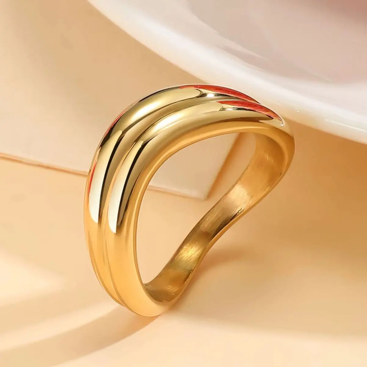 Vnox Highly Polished Stainless Steel Geometric Ring,Waterproof Gold Plated Minimalist Wave Shape,Smooth Finger Jewelry Wedding