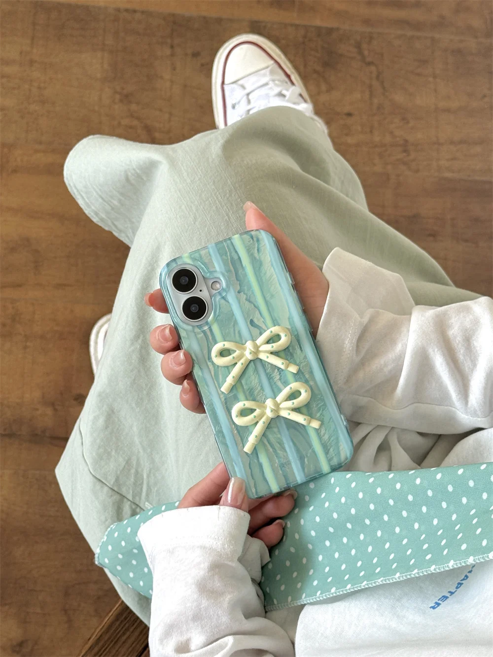 韓国の女性向け新作可愛い水玉模様リボン付きクリエイティブなスマホケース、iPhone 13、14、15、16 Pro Max対応、落下防止