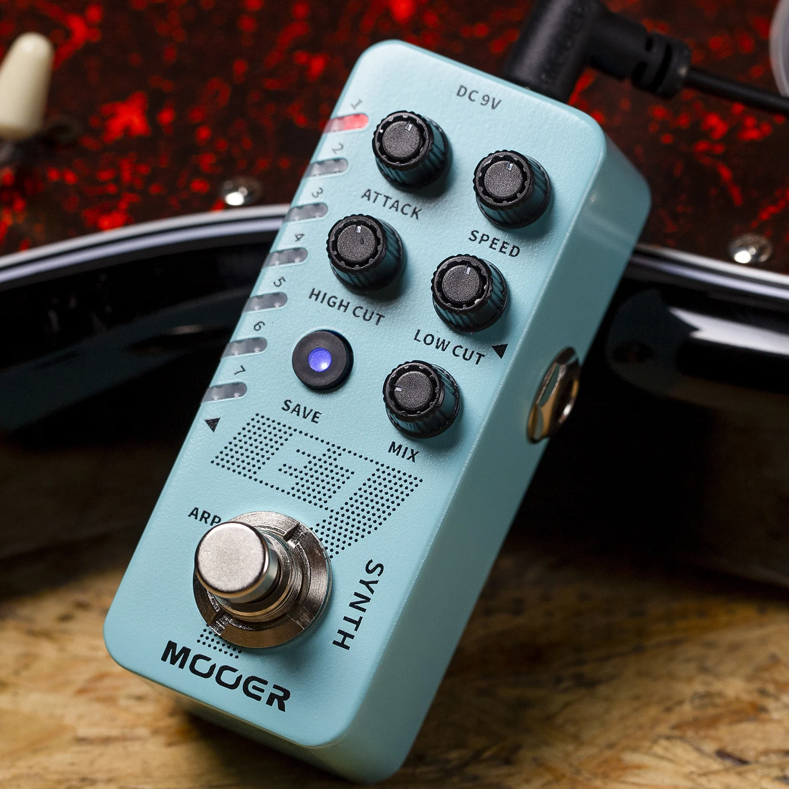 MOOER E7 Synth pédale d'effet de guitare polyphonique 7 tons synthétiseur arpégateur individuel pour chaque ton 7 fentes préréglages guitare