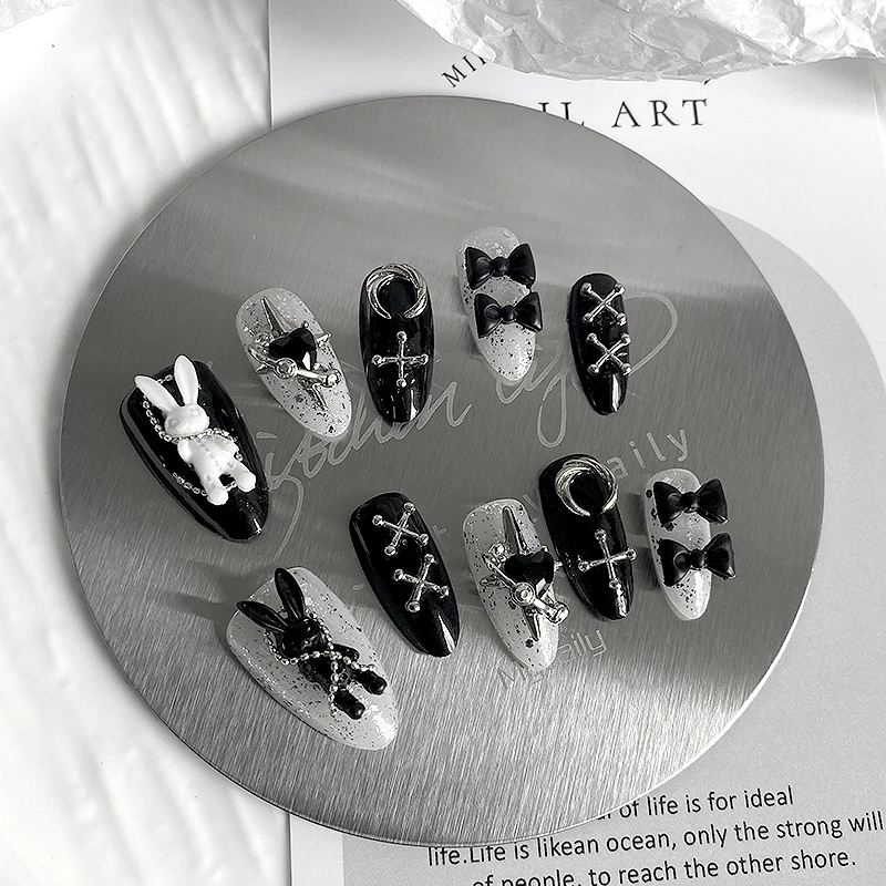 Nail art a forma di mandorla pura fatta a mano da 10 pezzi, bellissime unghie finte, coniglietto bianco e nero di Halloween, adatto per le donne da usare