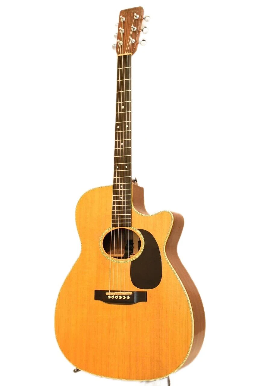 

MC 28 1982 Acoustic guitar F S as same of the pictures