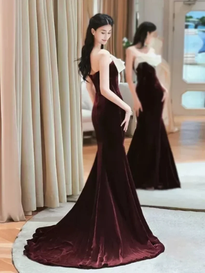 Vintage Mermaid Sleeveless Strapless Ruffle Floor-Length Wedding Bridal Toast Banquet Gown New Wine Red Velvet Evening Dresses