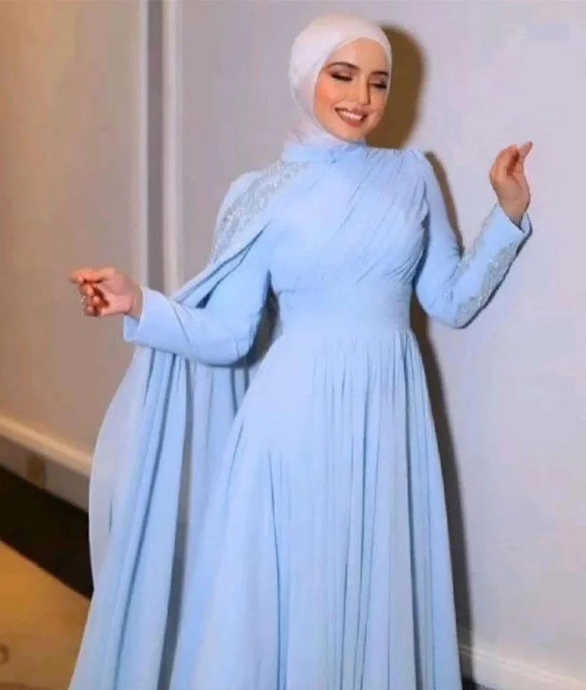 فستان سهرة شيفون رشيق مخصص على شكل حرف a مطرز بالكريستال وأكمام طويلة بطول الأرض وياقة عالية فساتين لحضور الحفلات الموسيقية