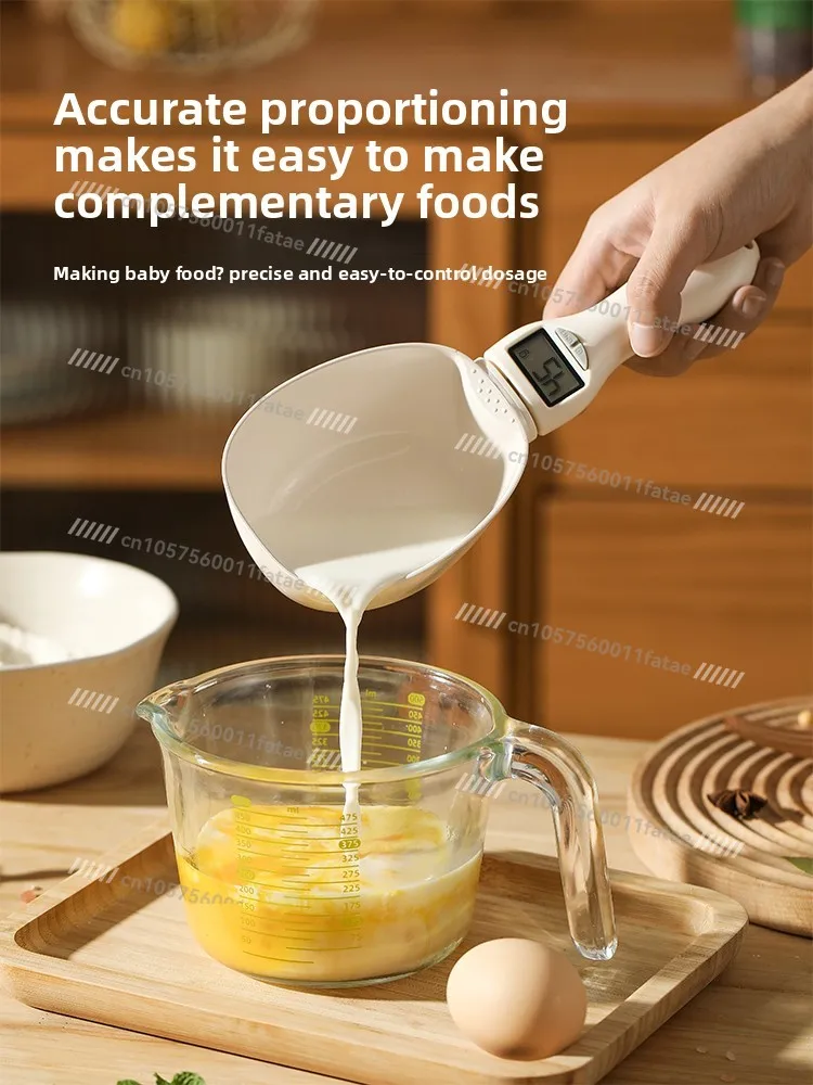 Balance électronique de cuisine en grammes, cuillère à farine, ration alimentaire