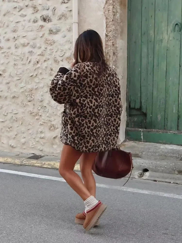 Chaqueta con estampado de leopardo para mujer, Parkas cálidas con cuello en V, prendas de vestir coreanas, abrigos holgados de piel sintética, otoño e invierno, novedad de 2024