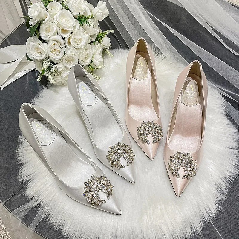 French Wedding Shoes Snowflake Pearl Buckle White High Heels Satin Bridesmaid Dress Shoes Plus Size Bridal Shoes Heels Women