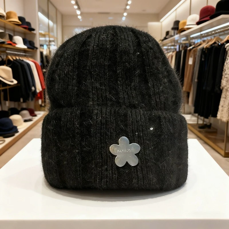 ​ ​ جديد الخريف الشتاء الأرنب الفراء متماسكة قبعة مع زهور الترتر حماية الأذن قبعة صغيرة دافئة ​ ​