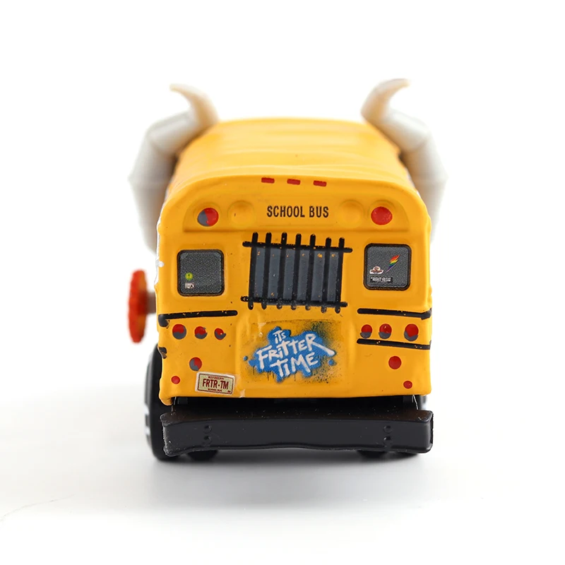 Disney Cars arabalar fırtına Jackson kamyon Mack McQueen oyuncak araba 51 51 yarış 1:55 Die Cast Doc Hudson modeli çocuklar doğum günü hediyeleri