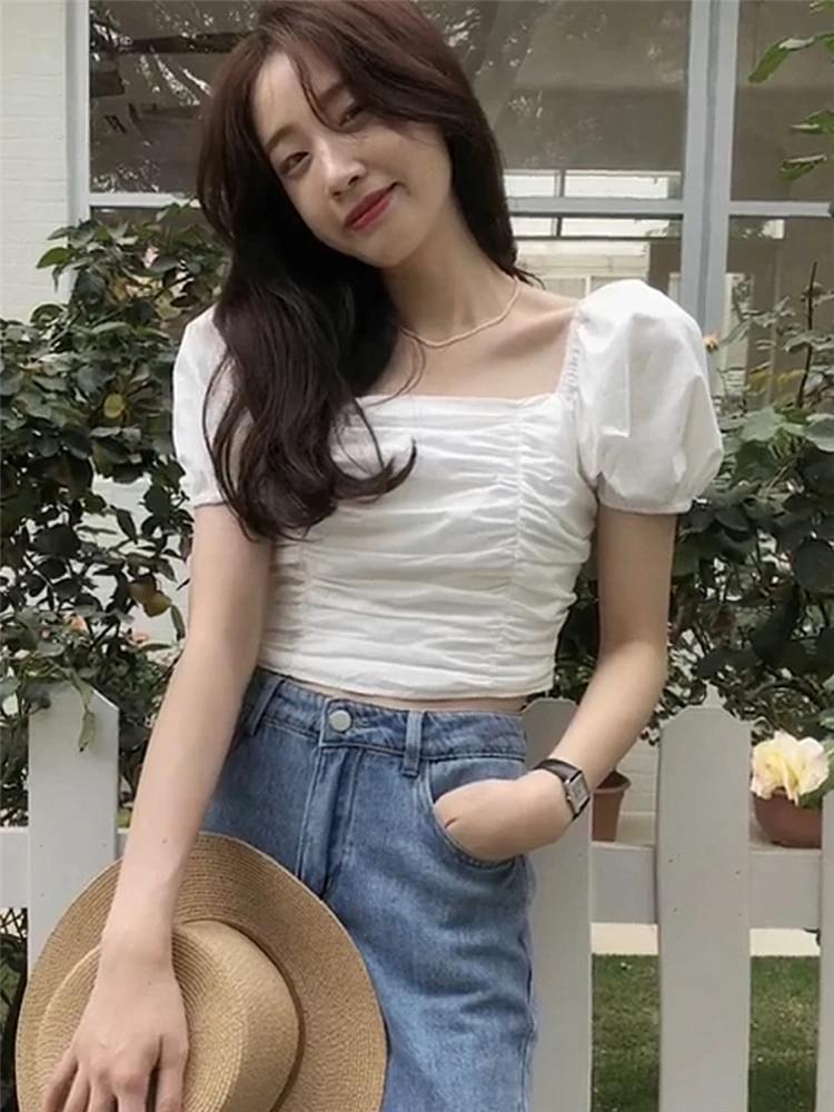 ฤดูร้อน 2023 ดีไซน์ใหม่ เสื้อผ้าผู้หญิงทรงฝรั่งเศสแบบไหล่เดียว ผ้าลูกไม้ คอเหลี่ยม จับจีบ สไตล์เกาหลี