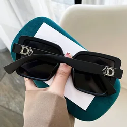 Luxury Fashion Brand Sunglasses for Women and Men Glamour Stylish Female Glasses Diamond Square Retro Shades UV400