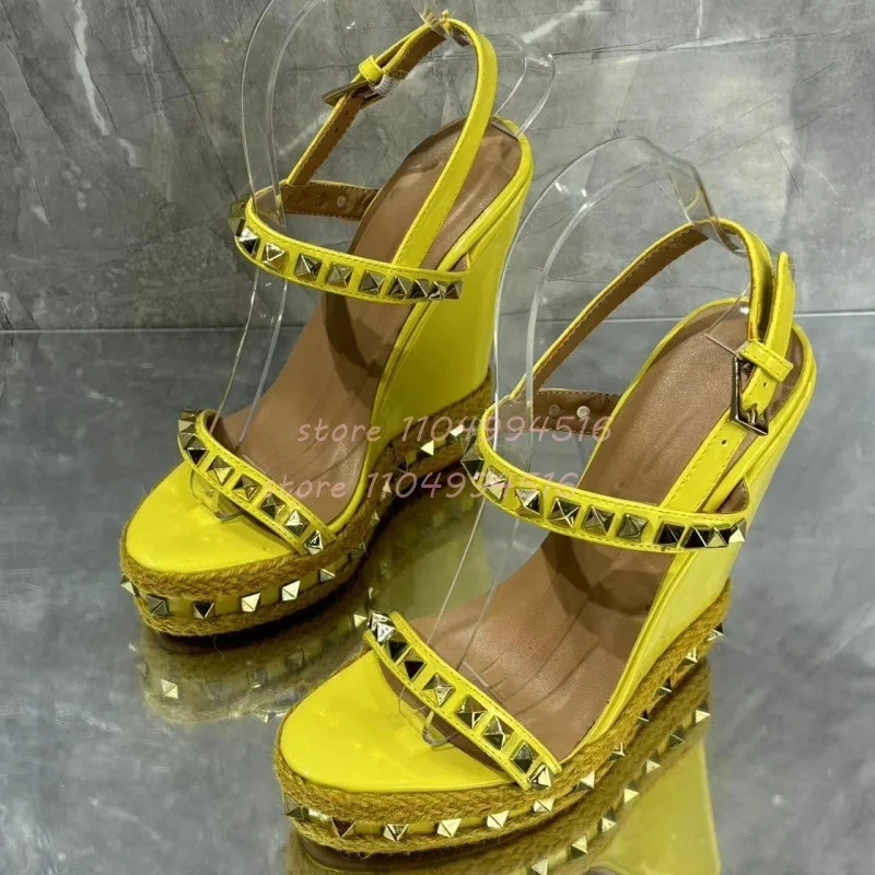 Gold Rivet Weave Wedges Sandals Women Open Round Toe Buckle Strap Platform High Heels Sexy Fashion Party Ladies Summer Shoes New