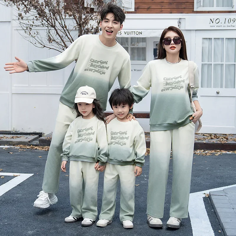 

Family Clothes Sets Parent-child Outfit Mother Father and Daughter Son Baby Matching Warm Thick Sweatshirts Pants Two Piece Suit