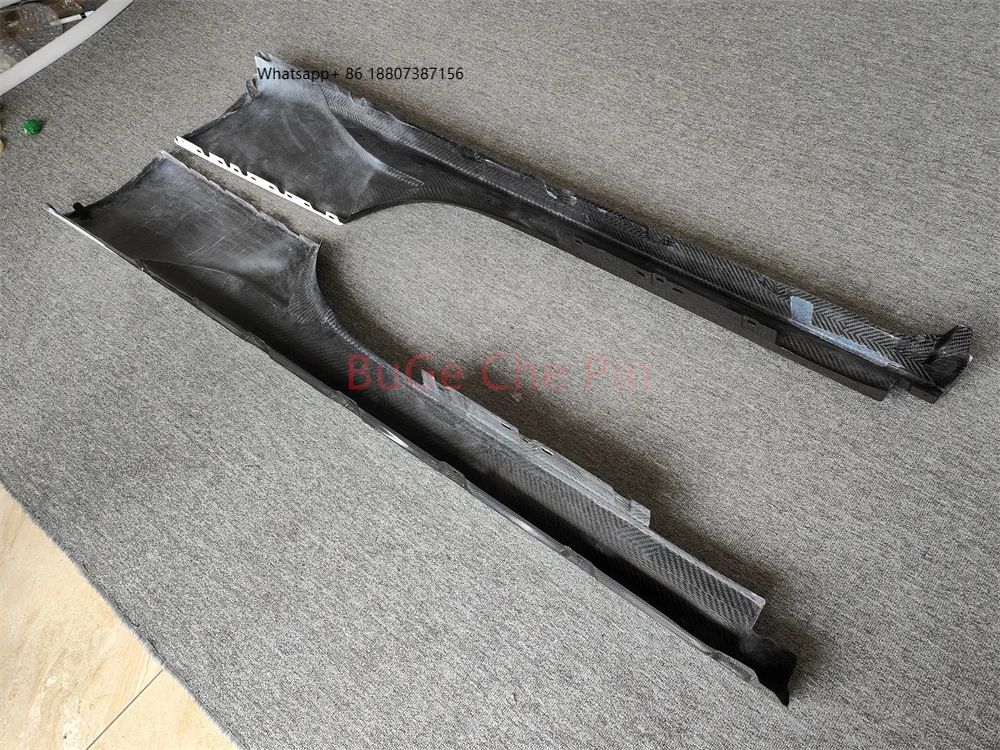 

OEM Style Dry Carbon Fiber Body Kit forFerrari SF90 New Condition Side Skirt and Door Sill