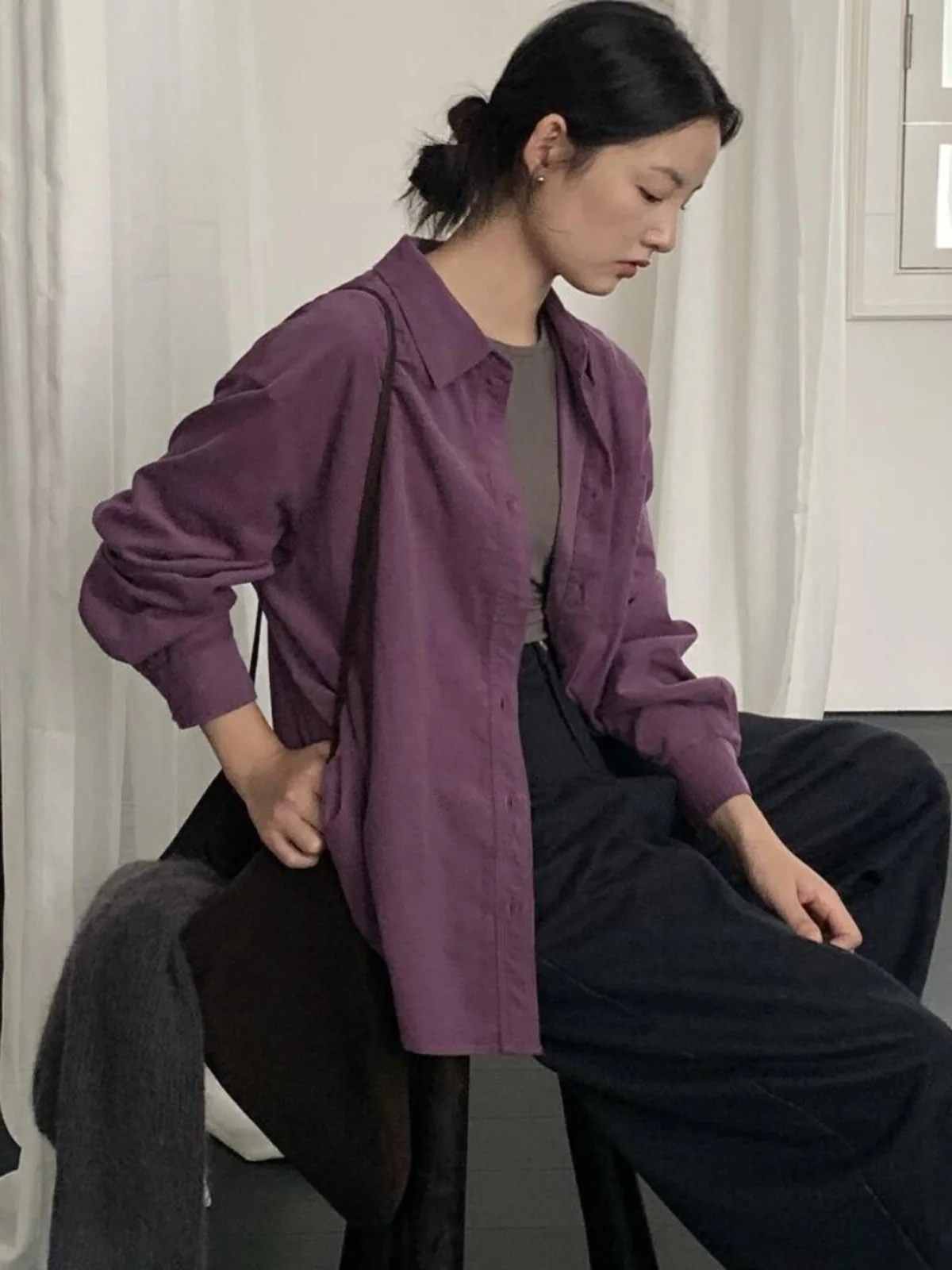 

Женская весенняя новинка: фиолетовая верхняя одежда с воротником, свободного кроя, из бархата, в стиле ретро-шик, дизайн Гонконг