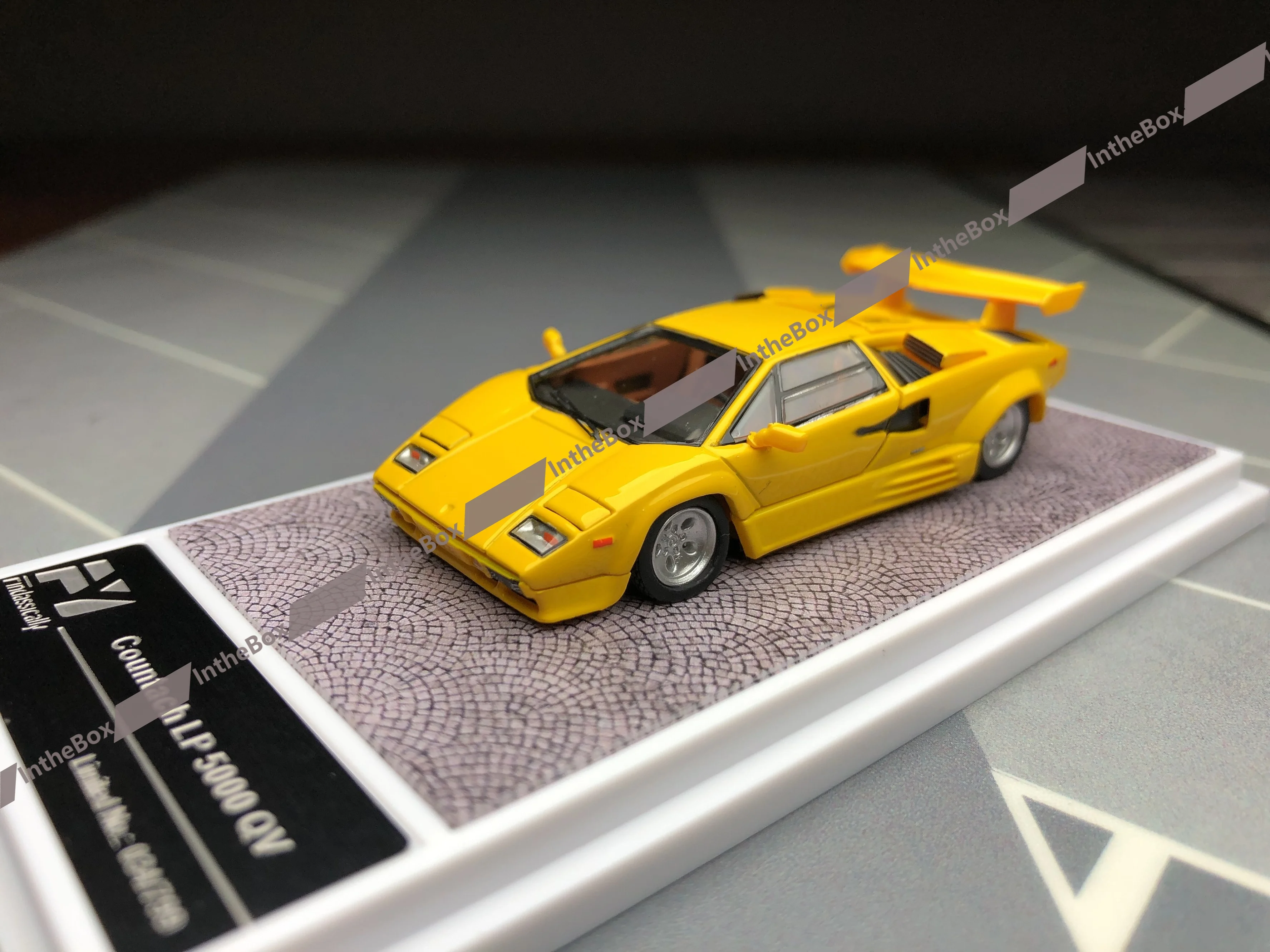 FindClassically FY Countach LP5000 QV amarillo 1:64 modelo fundido a presión colección de coches juguetes de Hobby de edición limitada