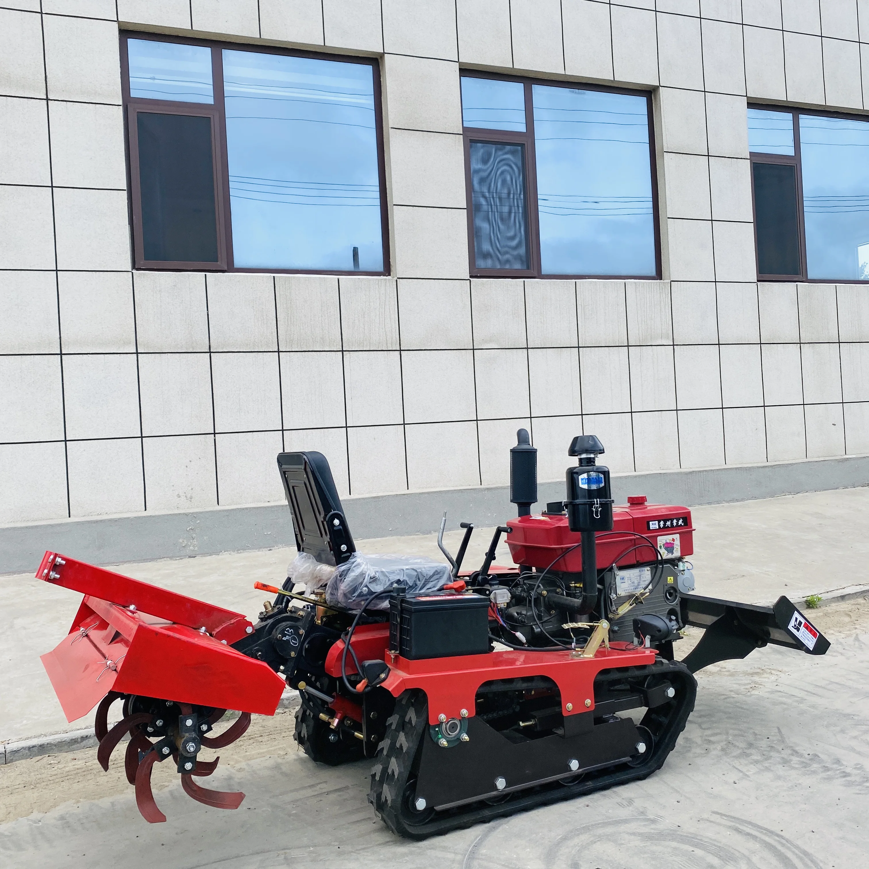 최고 판매 25HP 미니 파워 경운기 경운기 미니 정원 트랙터용 농장용 부착 장치가 있는 새로운 디젤 정원 트랙터