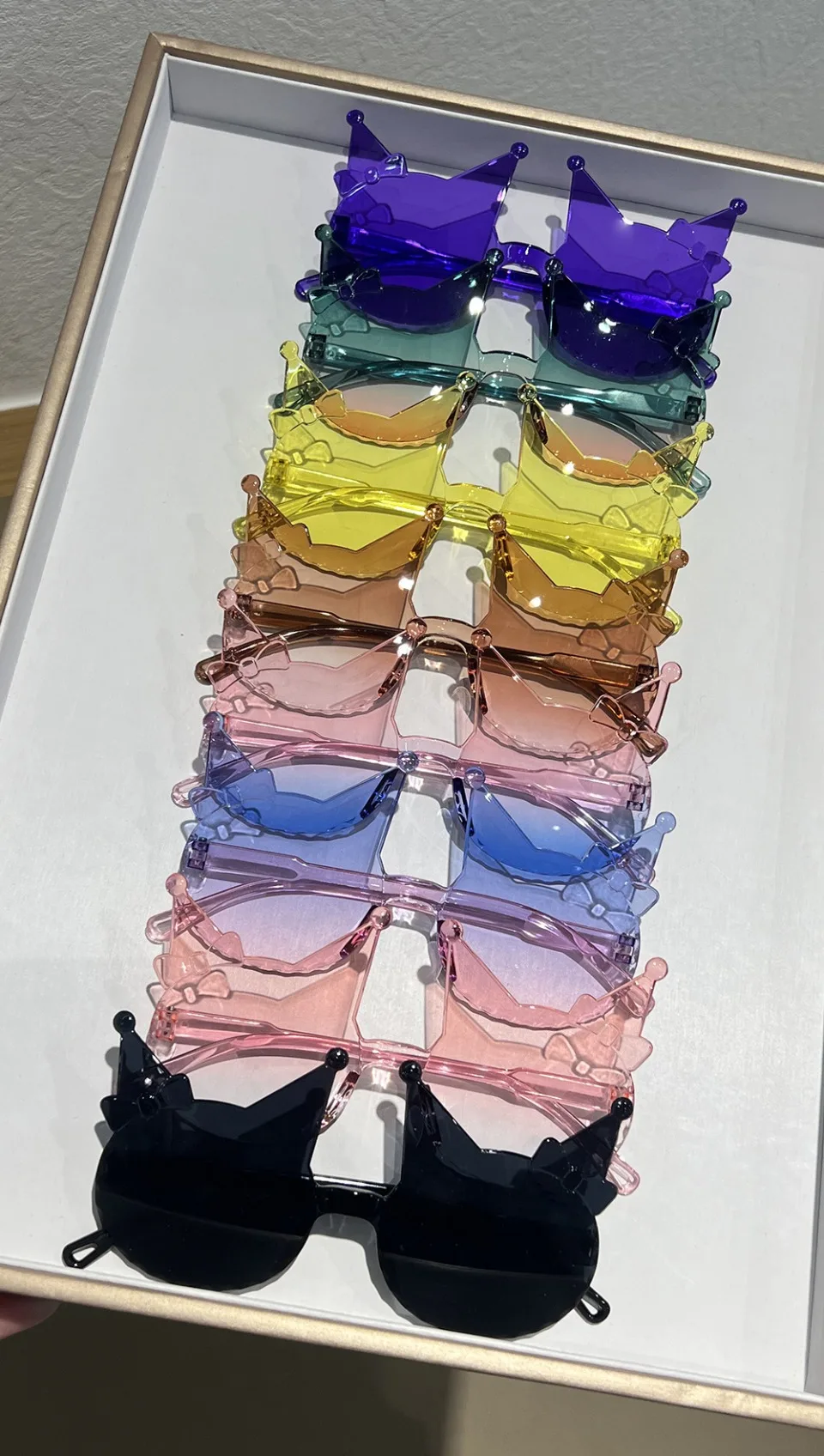 Randlose, kätzchenförmige Sonnenbrille für Mädchen, 2025, neue Farbverlaufs-Sonnenbrille mit mehrfarbigem Dekor, niedliche Bonbonfarben-Kindertöne – Detail 2