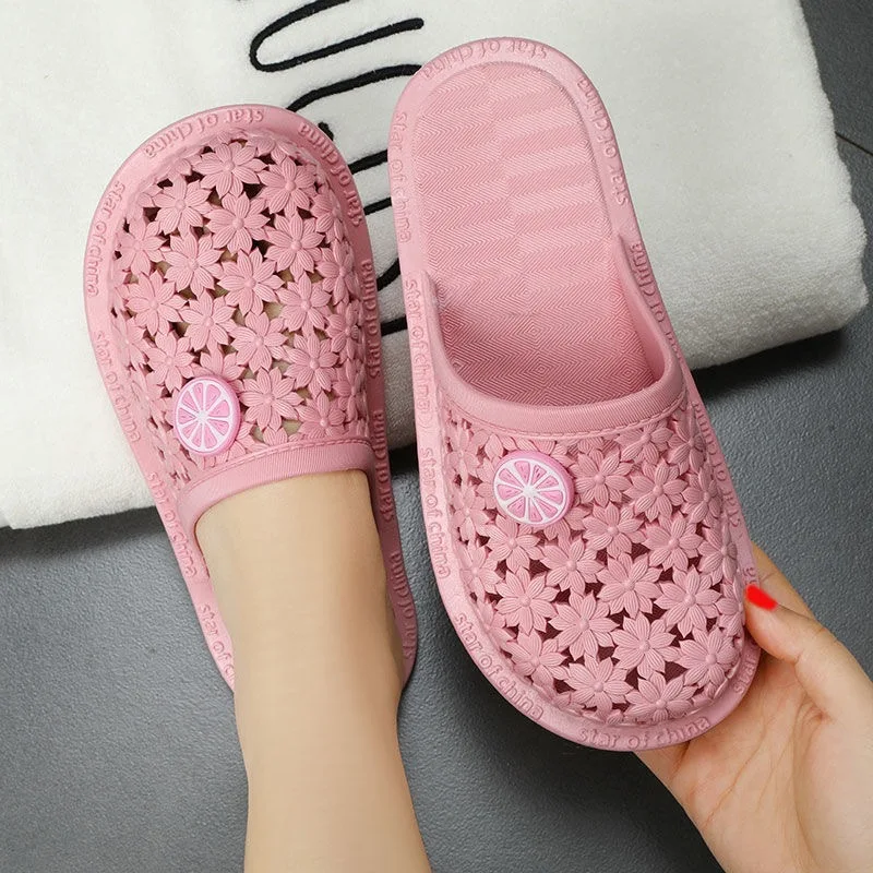 2024 Summer New Hole Sandals Flat Slippers Women\'s Soft Bottom Non-Slip Indoor and Outdoor Casual Bathroom Slippers