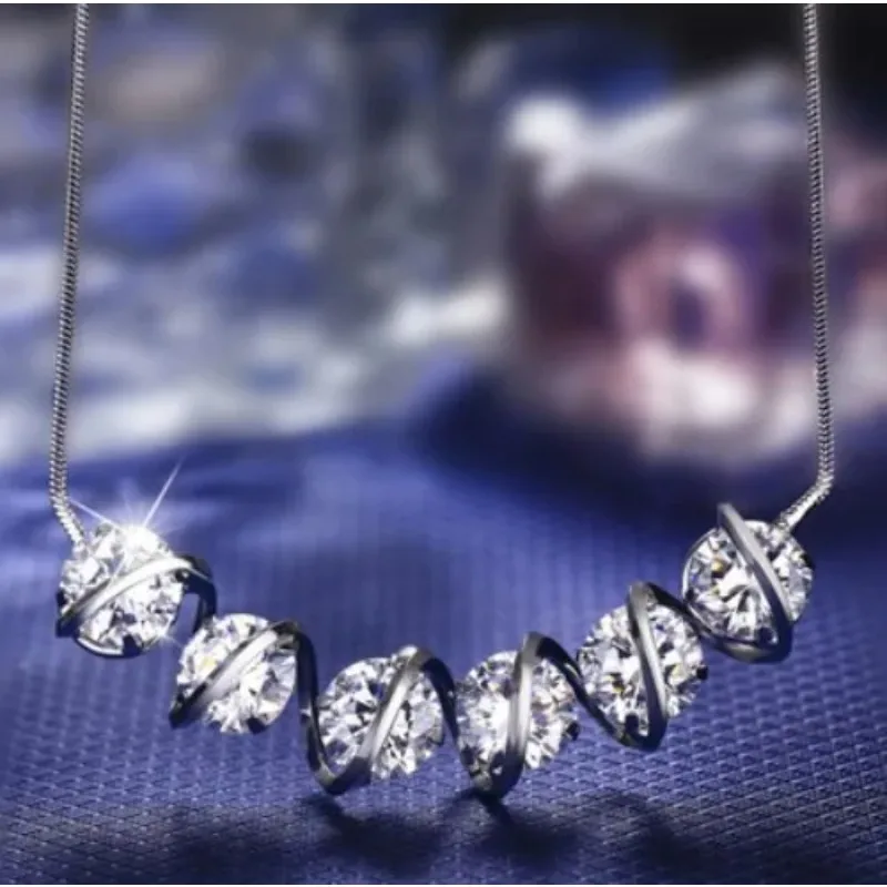 新しい鎖骨チェーンのレディースハートビートネックレスは、ファッショナブルなショートジルコンウェーブネックレスです。