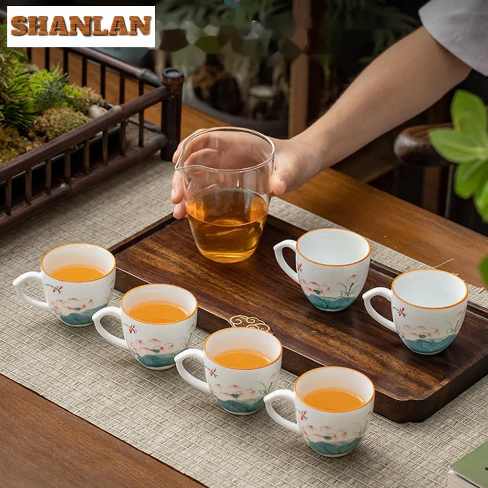 Taza de porcelana blanca pintada a mano, vaso pequeño con mango de color, jarra de agua, Chazhan, degustación Personal