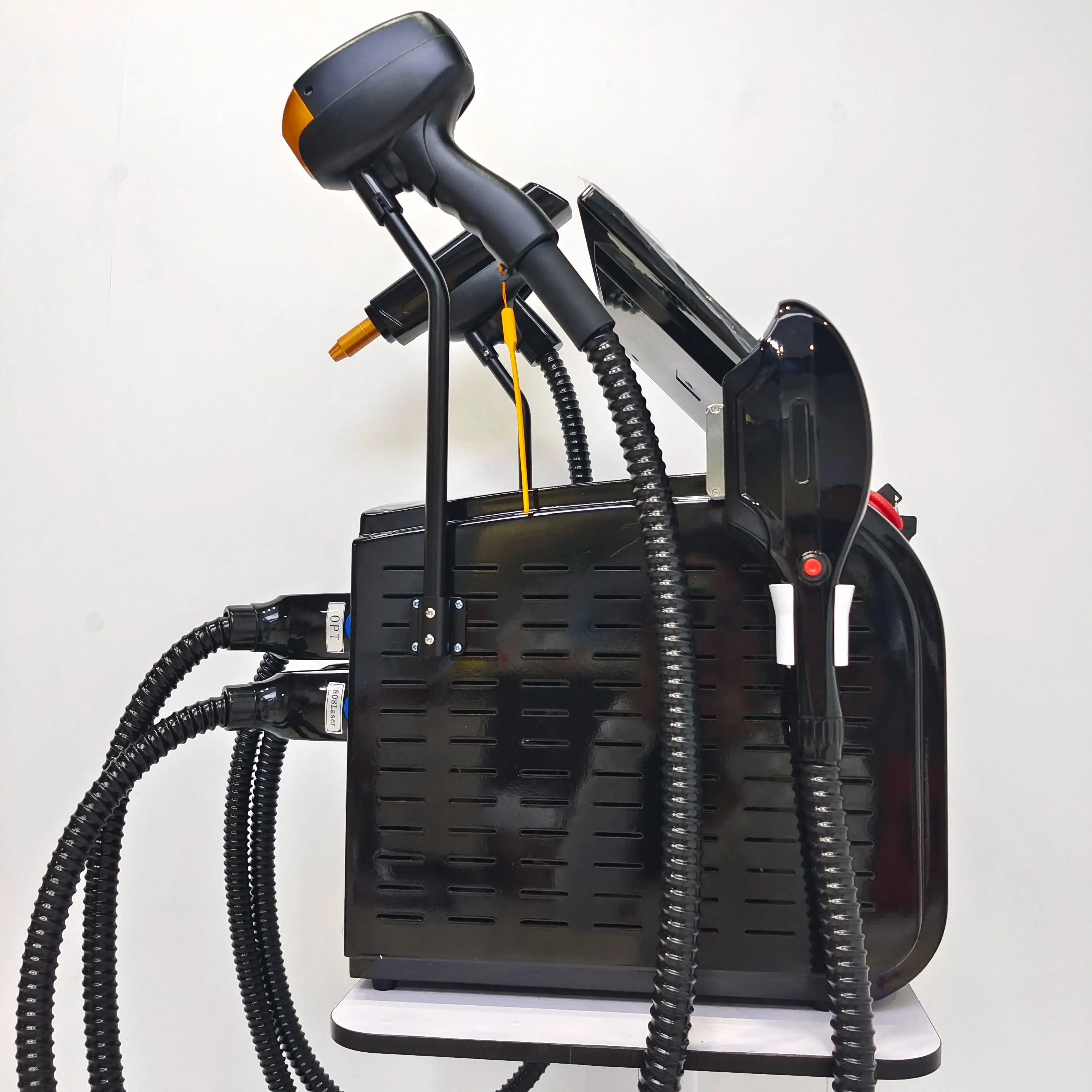 Diodo RF 4in1 Soprano Titanio Ghiaccio Platino 755 808 940 1064nm Laser a 4 onde ND: Macchina YAG Macchina per la depilazione indolore 2025