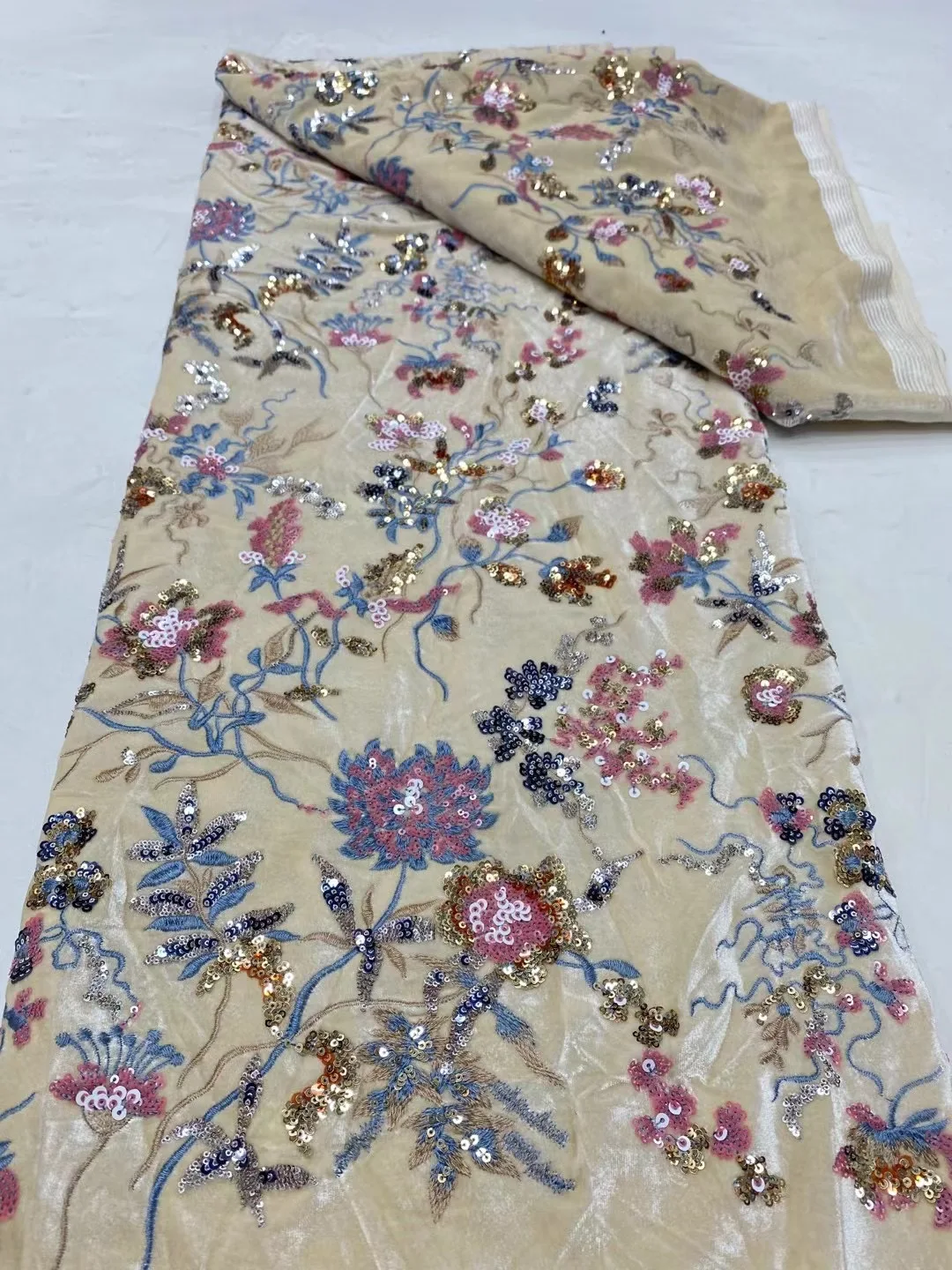 ナイジェリアのチュールレース生地,アフリカの生地,スパンコールの刺embroidery,ギピュールの縫製,ベルベットのウエディングドレス,高品質,5メートル,dp0264