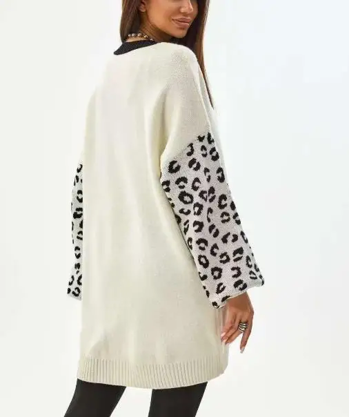 

Autumn 2025 New Loose Commuting Leopard Print Jacquard Patchwork Contrasting Color V-Neck Button Loose Women's Knitted Cardigan