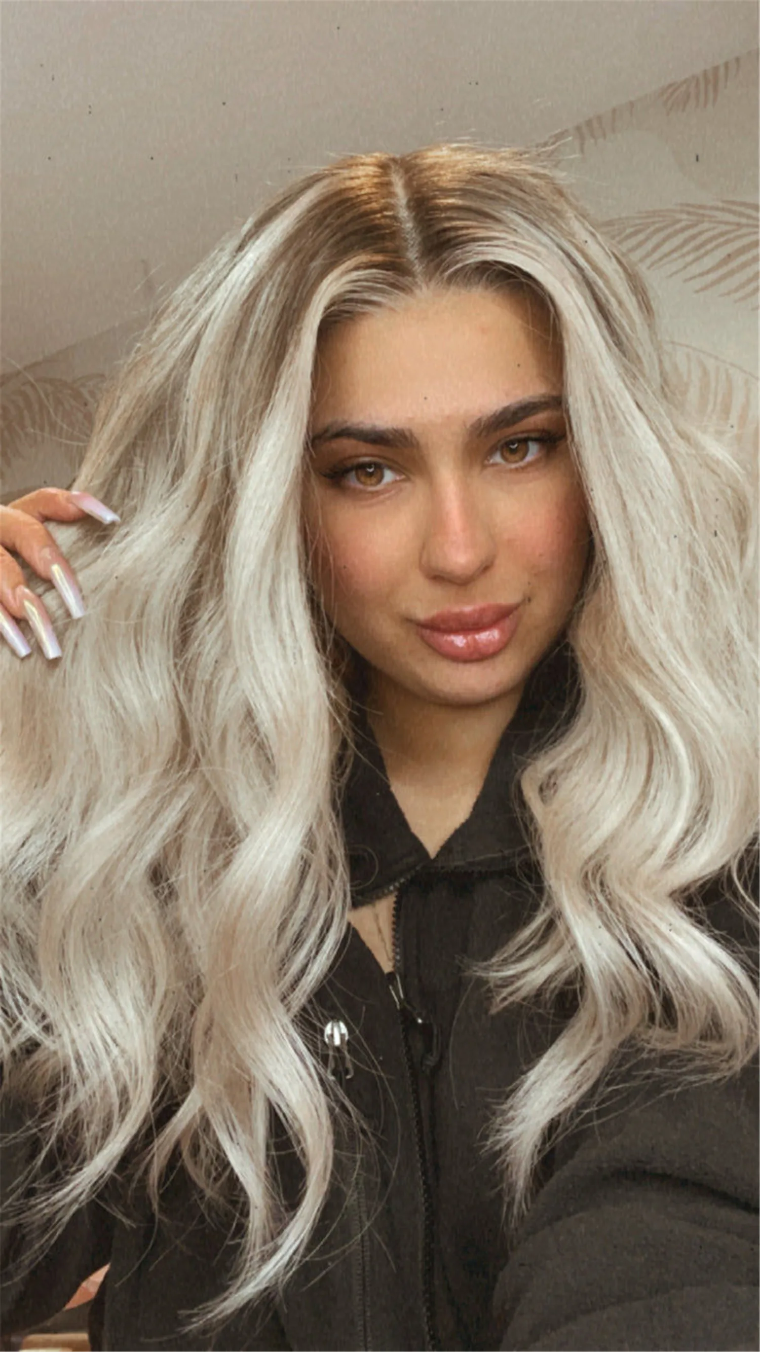 Trendy 150% Density Body Wave 13*4 High Definition Wig Platinum Blonde Ombre Human Hair Blend Synthetic Fiber On Clearance Sale