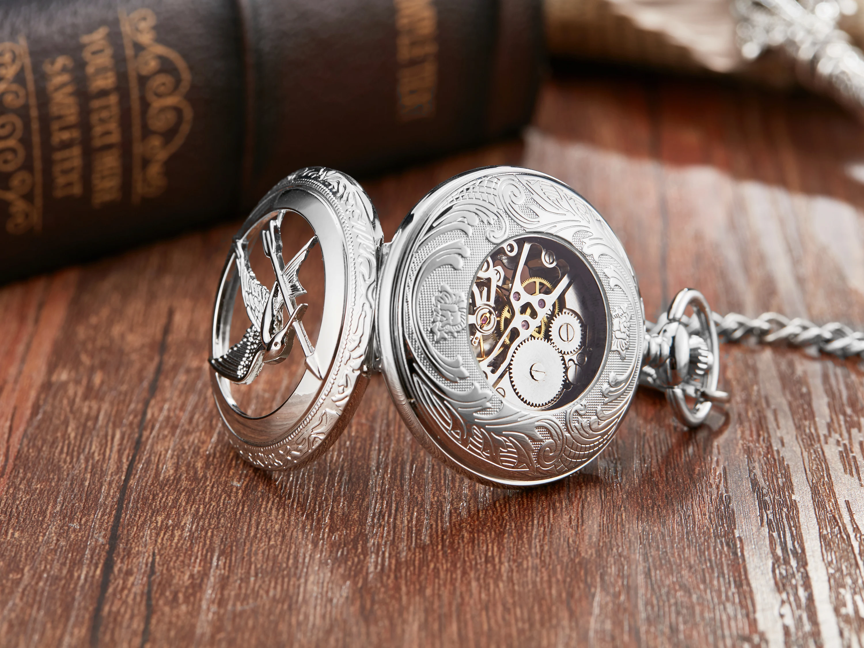 Luxury Vintage Hollow The Hunger Games Mockingjay Mockingbird machinery Pocket Watch Necklace Chain Fashion 2023