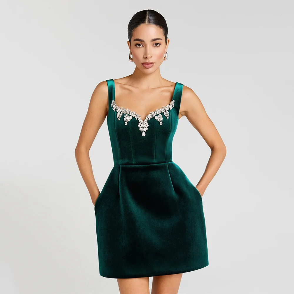 

Mini Velvet Cocktail Dress Column Crystal V Neck Sleeveless Sexy Women's Cocktail Gowns Short Pockets Backless Modern Party Gown