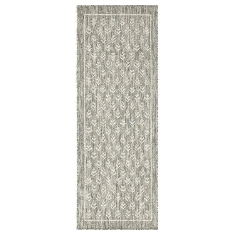 Silver 5'3" x 7'3" Indoor/Outdoor Area Rug