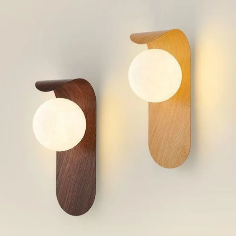 Retro Walnut Texture Glass Globe Wall Light Bedside Indoor Industrial Wall Mounted Lamp for Living Room Bedroom Bathroom