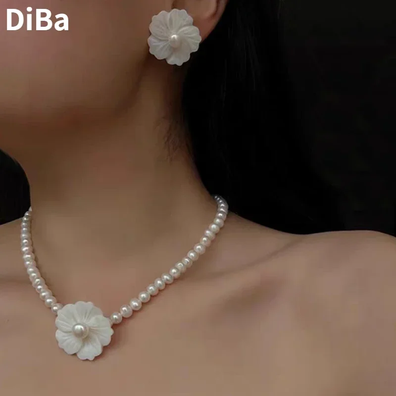 Fashion Jewelry Delicate Design Elegant Temperament Simulated Pearl Flower Necklace For Women Wedding Gifts Accessories