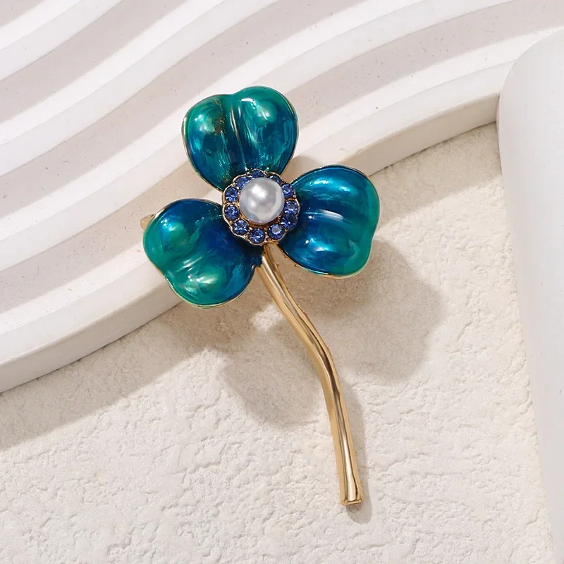 Classic Flower Clover Brooch Ladies Cheongsam Clothing Accessories Creative Elegant Clover Three-petal Flower Pin Corsage